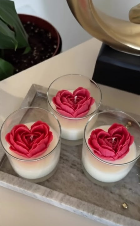 Vela Aromática Coração em Rosas